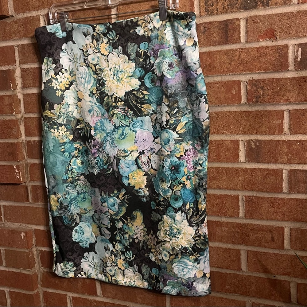 New York & Company Women L Green Black Moody Floral Bodycon Stretch Pencil Skirt